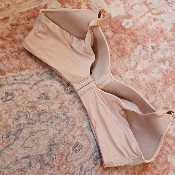 Torrid Wireless Nude Bra - Picture 2 of 3